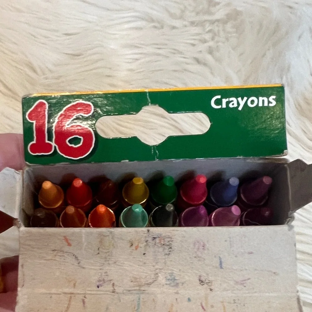 Vintage 1999 Crayola 16 Count Crayon Box Binney & Smith Non-Toxic Made in USA